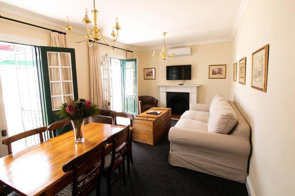 Appartamento De Kothuize 7 Graaff-Reinet Esterno foto